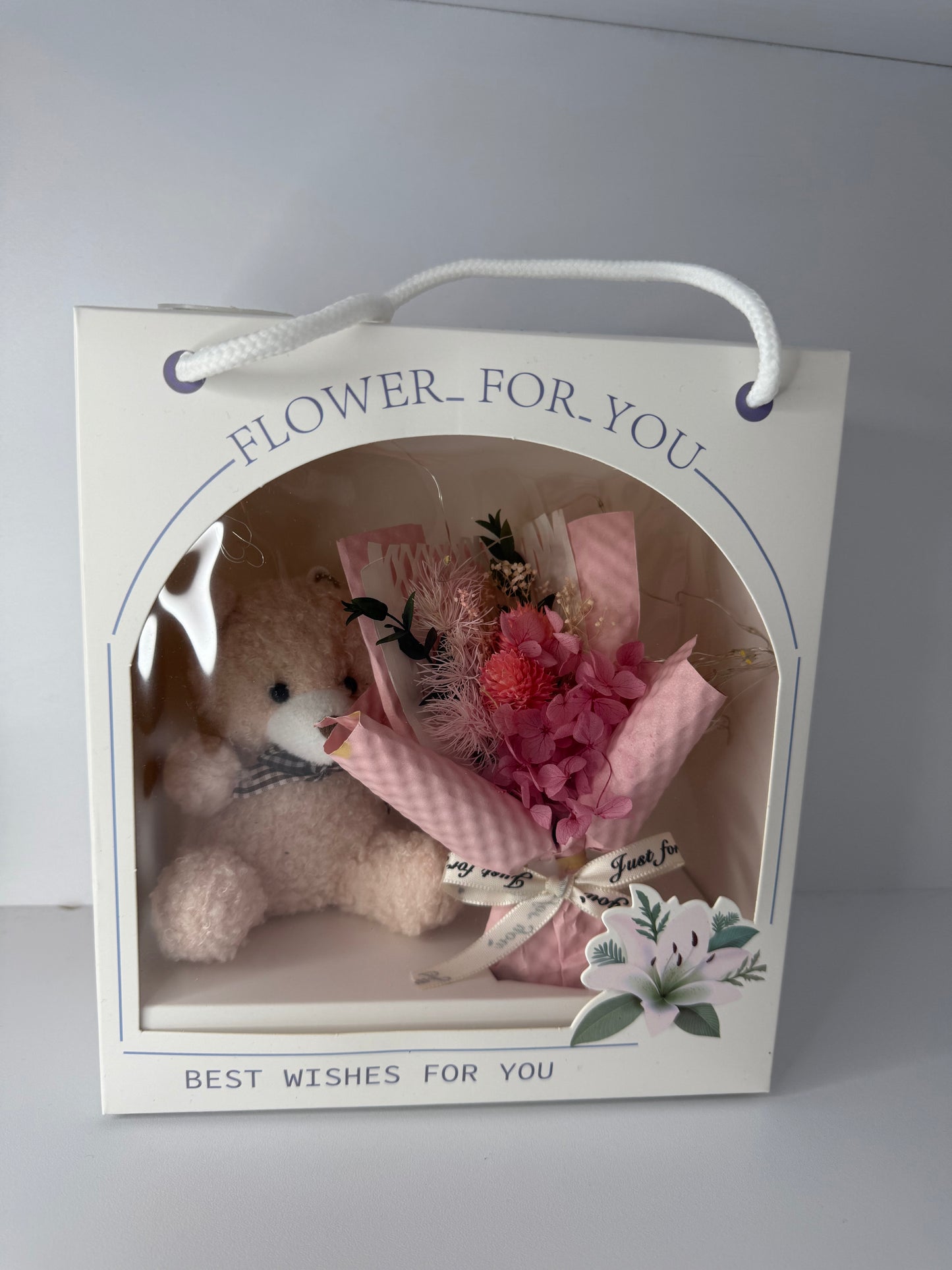 Cutie Cadou cu Ursuleț și Flori Decorative