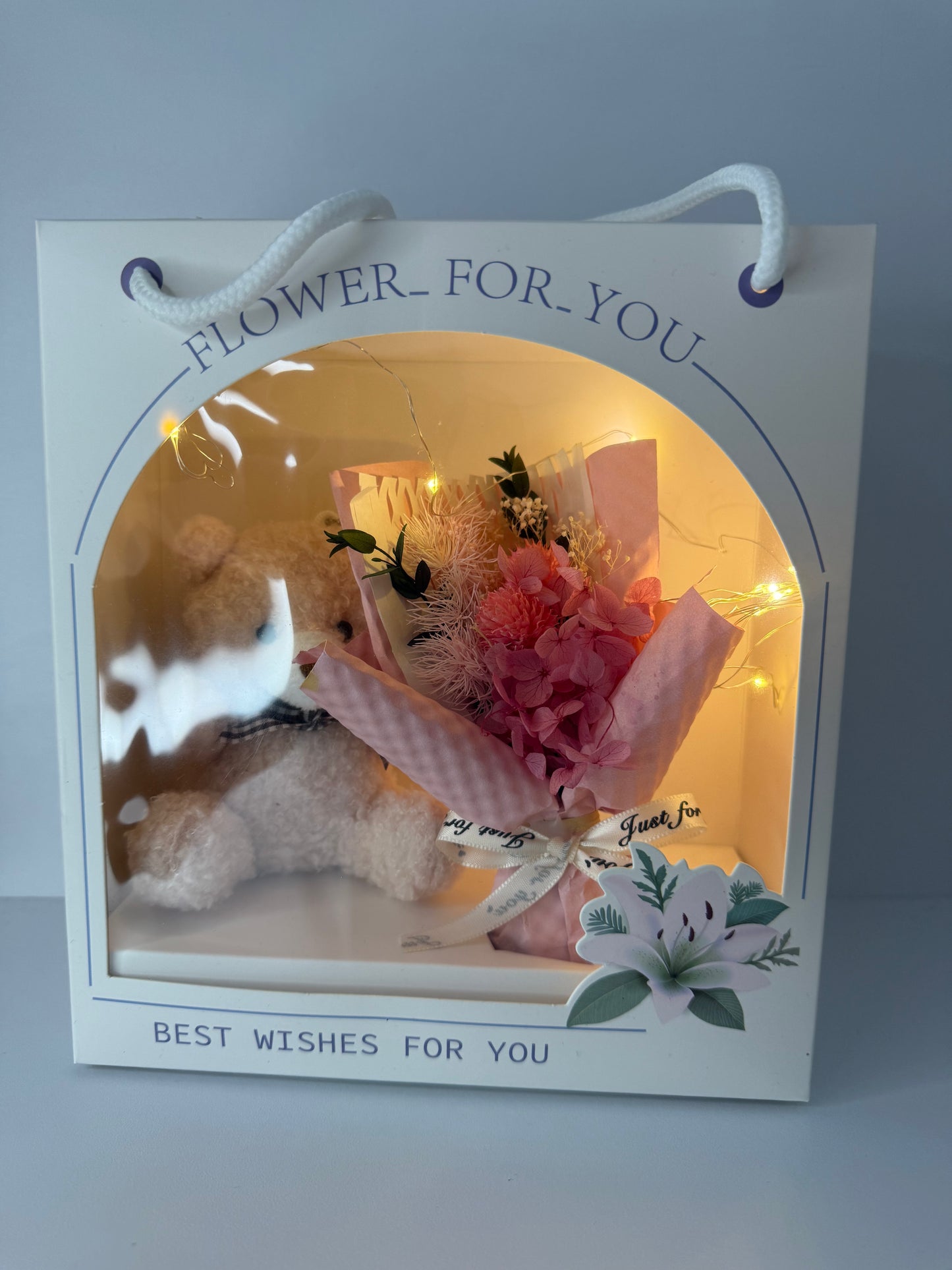 Cutie Cadou cu Ursuleț și Flori Decorative