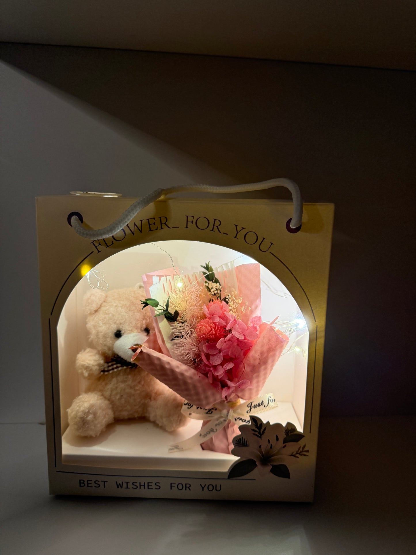 Cutie Cadou cu Ursuleț și Flori Decorative